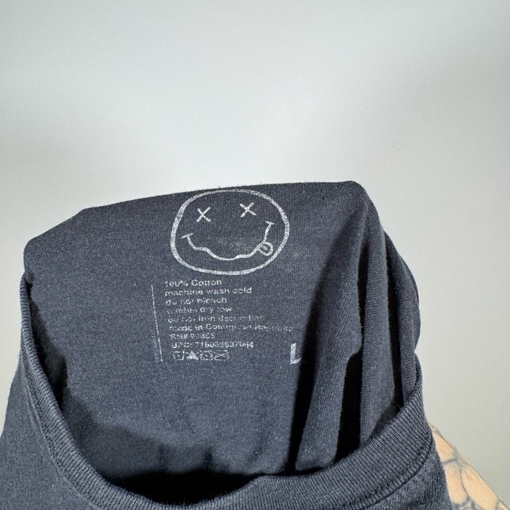 Nirvana Smiley Face Graphic Tee Size Large - Picture 3 of 4